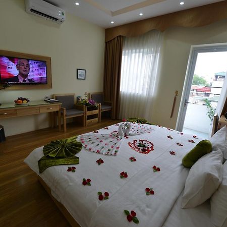 Blue Hanoi Inn Hotel Room photo