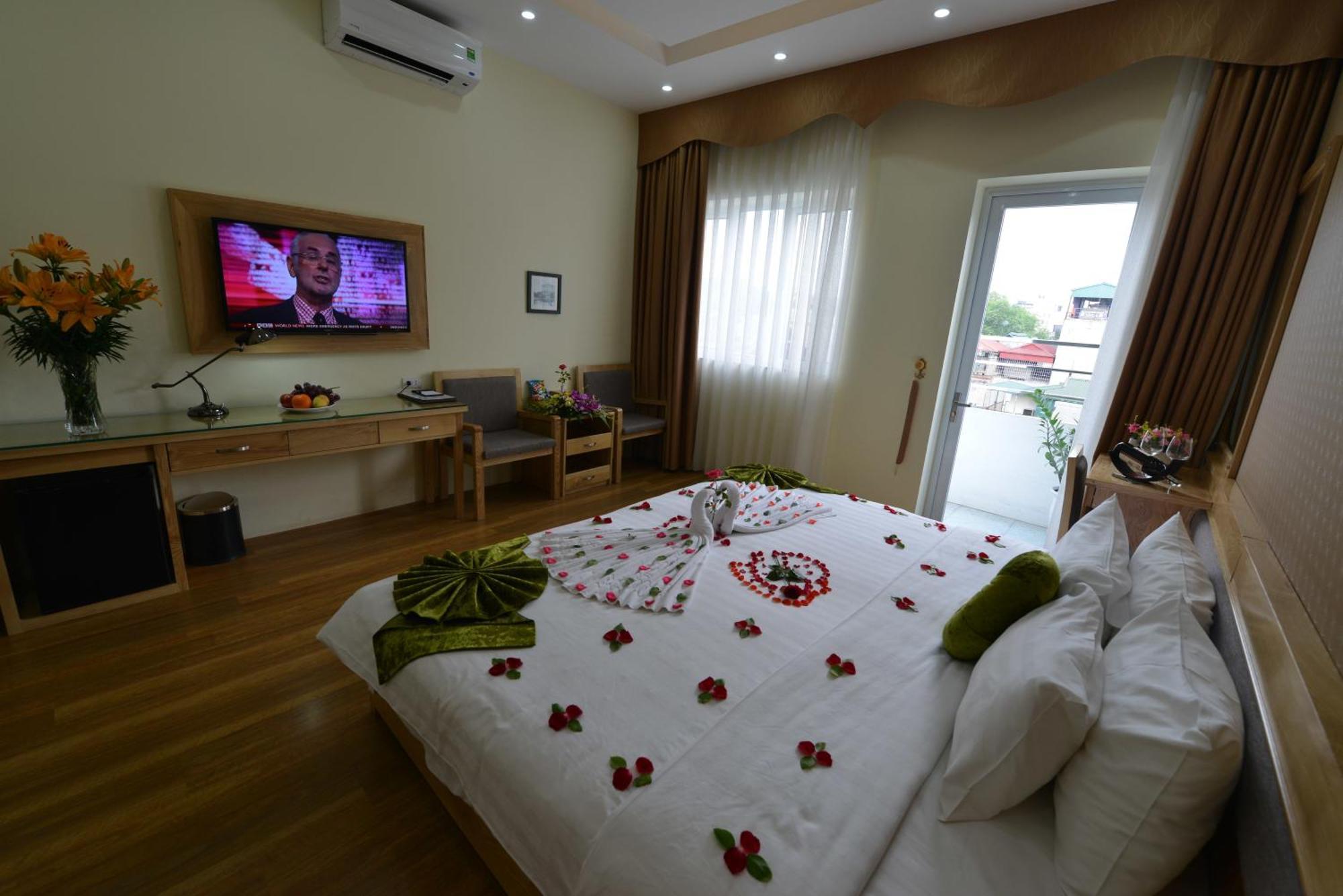 Blue Hanoi Inn Hotel Room photo
