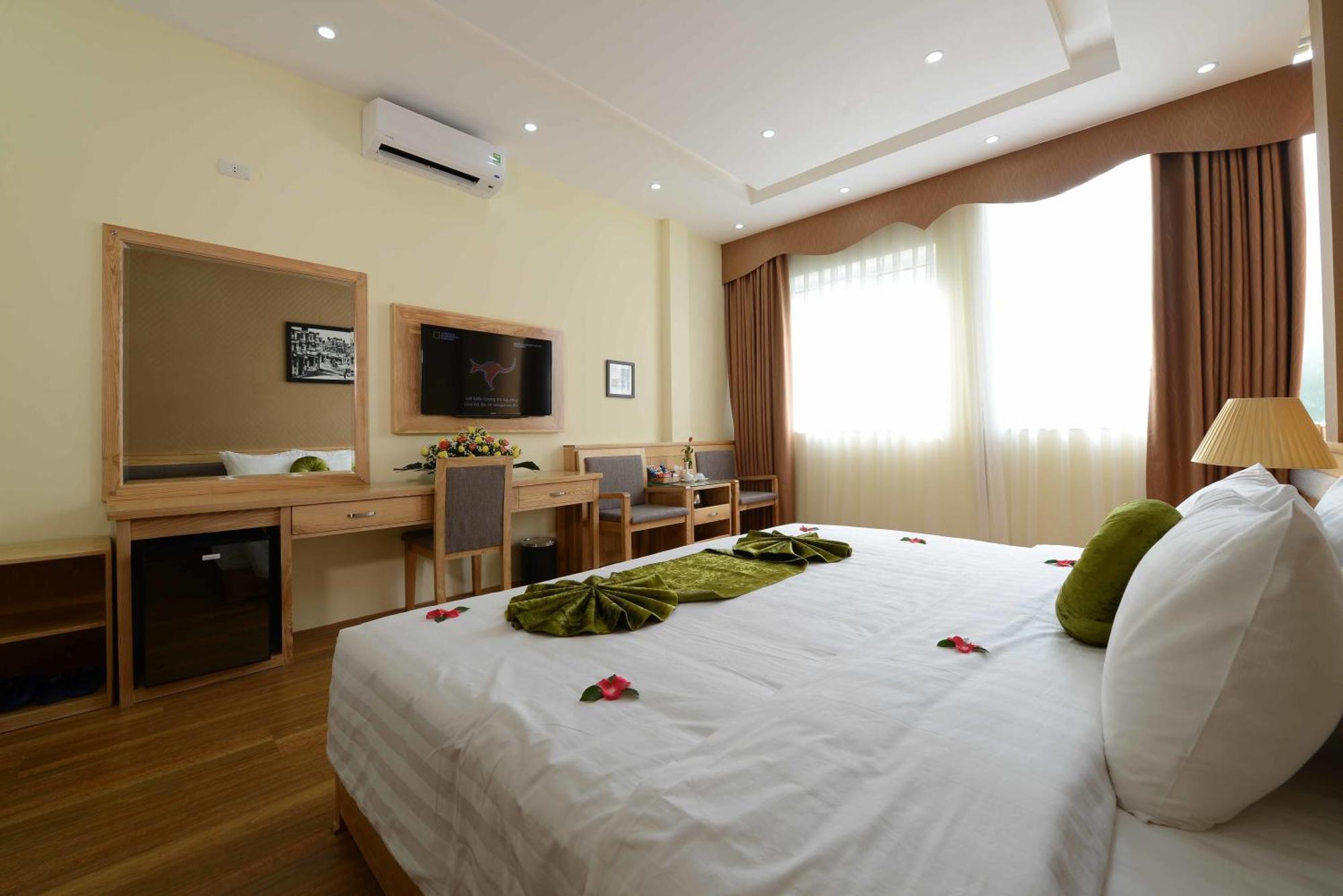 Blue Hanoi Inn Hotel Room photo
